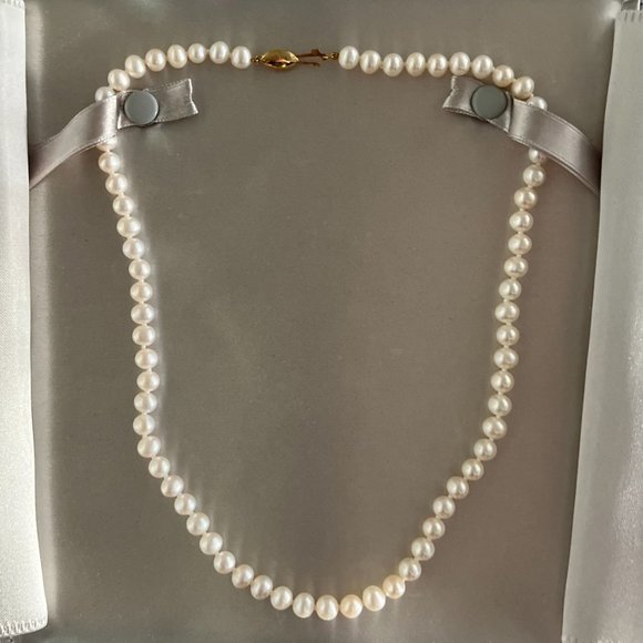 Pearl Strand Necklace with 14K Gold Clasp - 18" - Picture 3 of 5